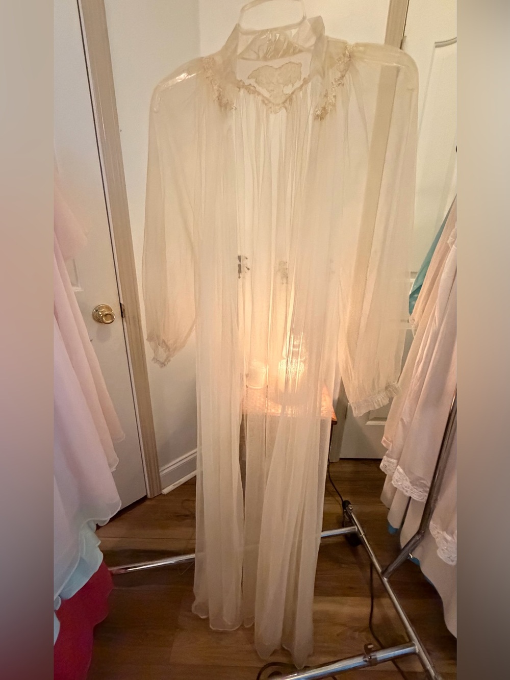 Vintage 1950s Sheer Long Ivory Tulle Robe with Billowy Sleeves - Picture 6 of 13